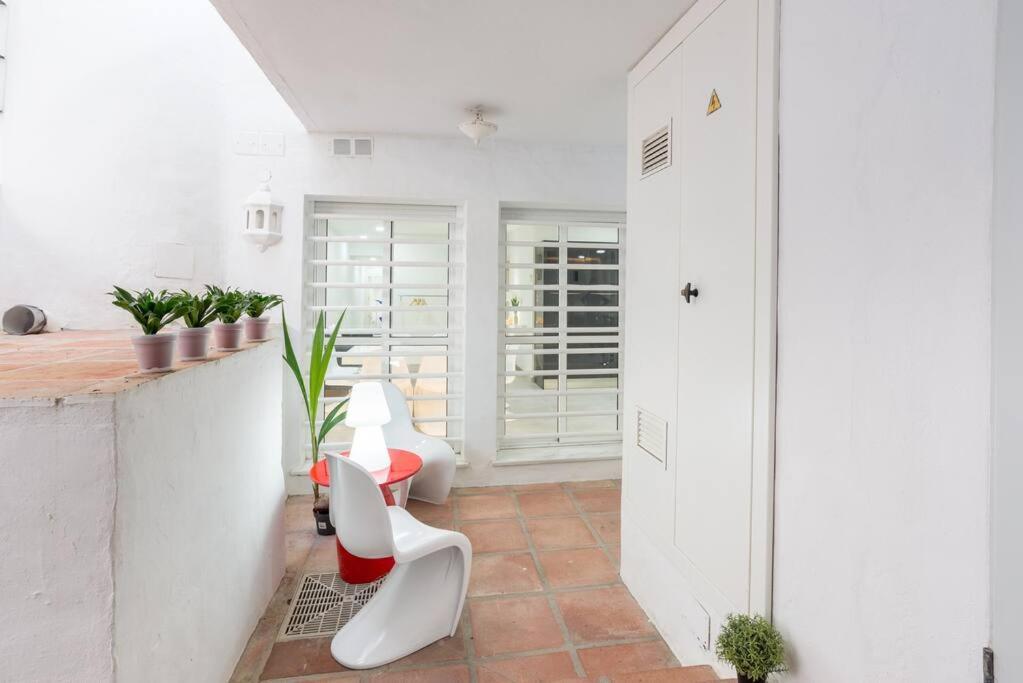 Incredible Luxury Location In Puerto Banus Beach For Families Marbella Luaran gambar