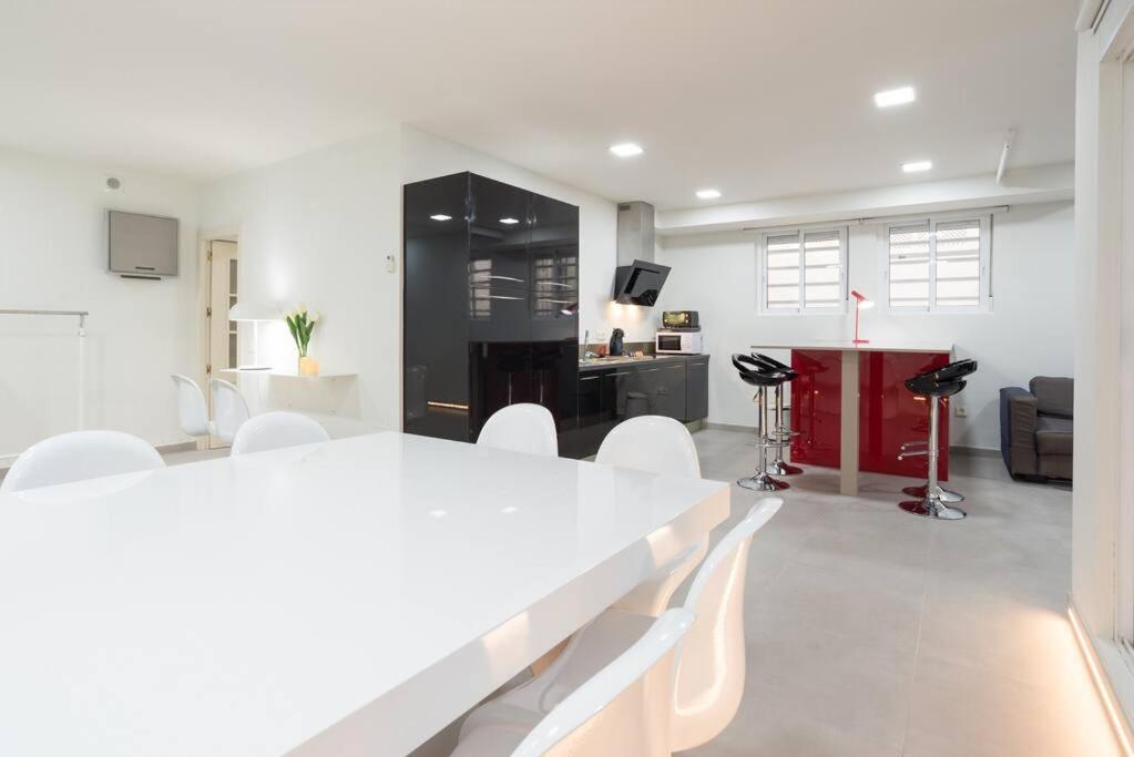 Incredible Luxury Location In Puerto Banus Beach For Families Marbella Luaran gambar