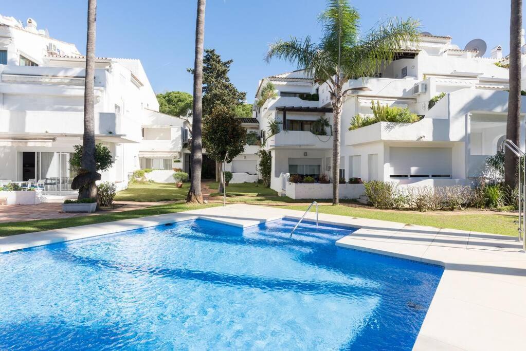 Incredible Luxury Location In Puerto Banus Beach For Families Marbella Luaran gambar