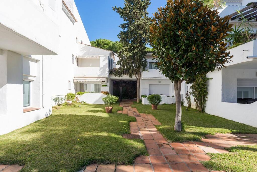 Incredible Luxury Location In Puerto Banus Beach For Families Marbella Luaran gambar