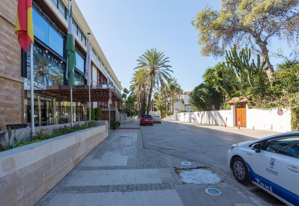 Incredible Luxury Location In Puerto Banus Beach For Families Marbella Luaran gambar